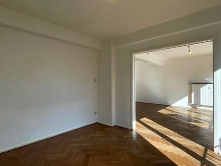 Lichtrijk en ruim éénslaapkamerappartement gelegen aan het Sint-Annaplein - Foto 4