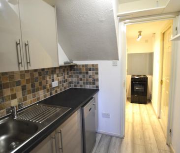 1 bedroom flat to rent - Photo 2
