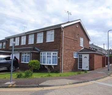 3 bedroom semi-detached house to rent - Photo 6