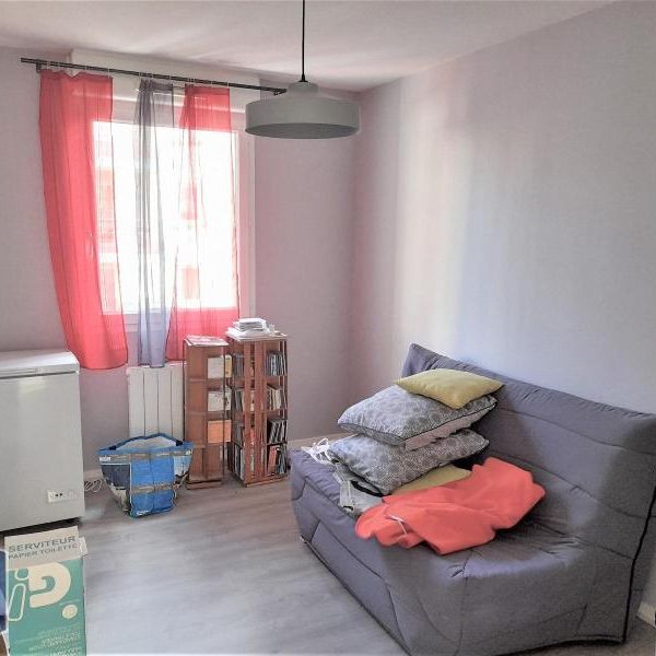 Location Appartement 4 pièces 74m² LONS LE SAUNIER 39000 - Photo 1