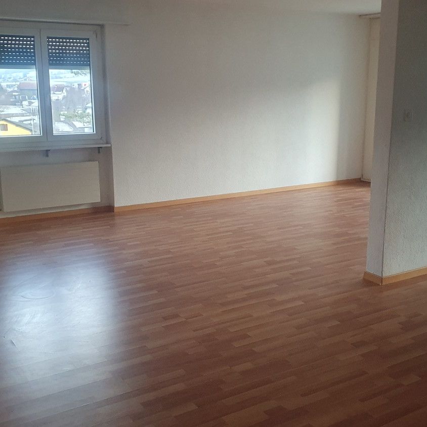 Rent a 3 ½ rooms apartment in Courrendlin - Photo 1