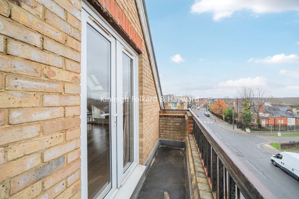 Market Place, London, N2 - Photo 1