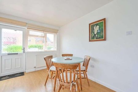 Northcote Crescent, Ockham, KT24 - Photo 4