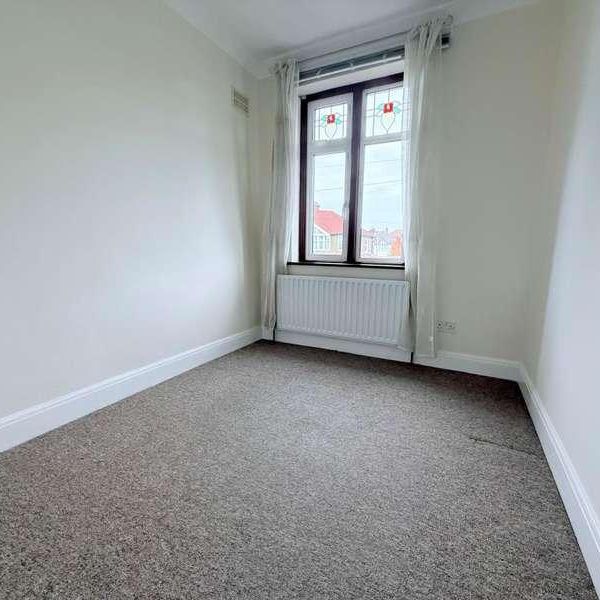 Surbiton, Surrey, KT6 - Photo 1