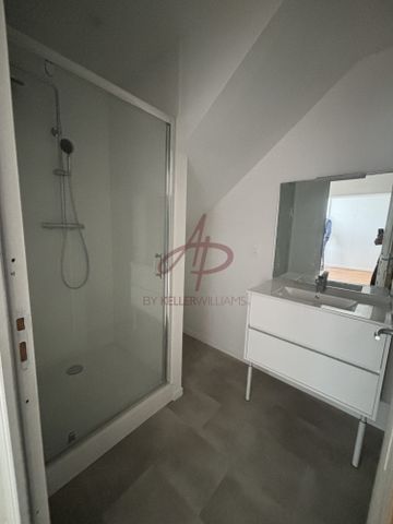Location Appartement 2 pièces 32m² LA CHAPELLE D ARMENTIERES 59930 - Photo 2