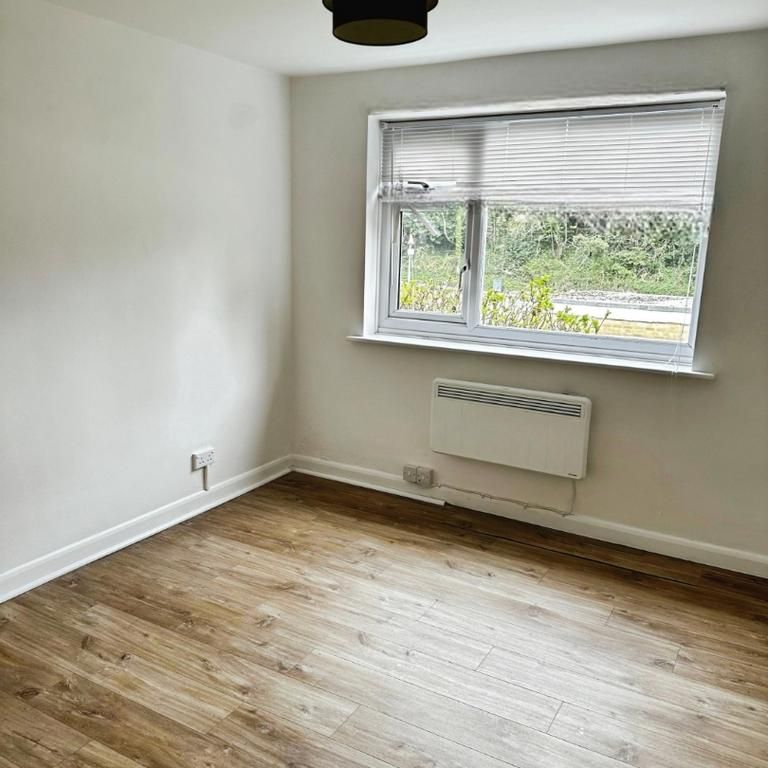 2 bedroom maisonette to rent - Photo 1