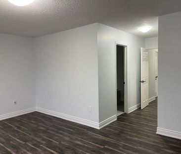 For Lease - 90 Kilrea (Main & 2nd Floor) Way, Brampton, Ontario - Photo 4