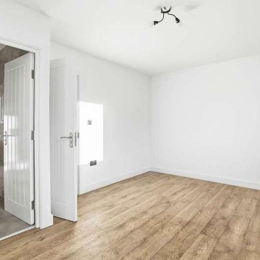 Castel Close, Hackney, E9 - Photo 1