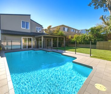 SPACIOUS VAUCLUSE RESIDENCE WITH WORLD-CLASS HARBOUR VIEWS! - Photo 5
