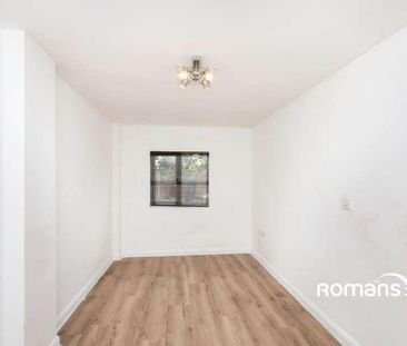 Newton Road, Farnborough, Hampshire, GU14 - Photo 3