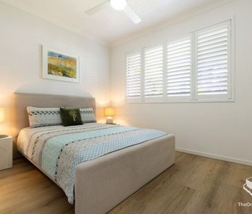 Luxury, Beachfront 3 Bedroom Apartment with Spectacular Views. AVAI... - Photo 4