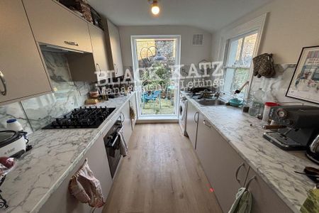 3 bedroom terraced house to rent - Photo 3