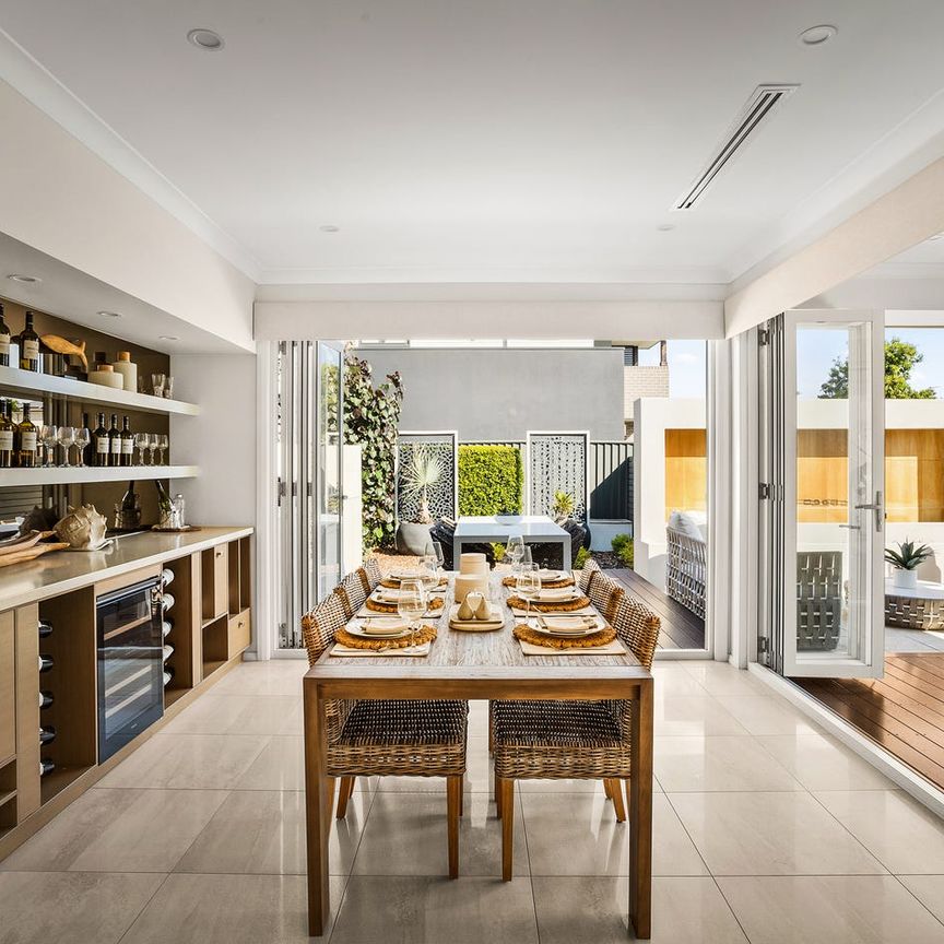 Prestige Living in the Heart of Elara – Walk to Shops, Parks & Schools - Photo 1