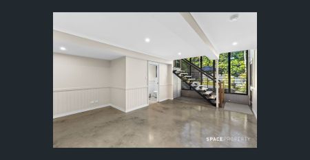 Family Entertainer with Private Resort Feel - Photo 4