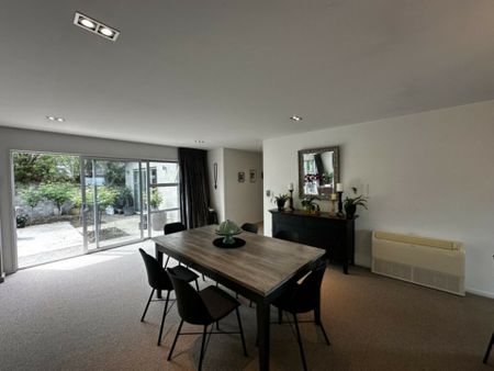 Simply stunning and super private - Photo 5