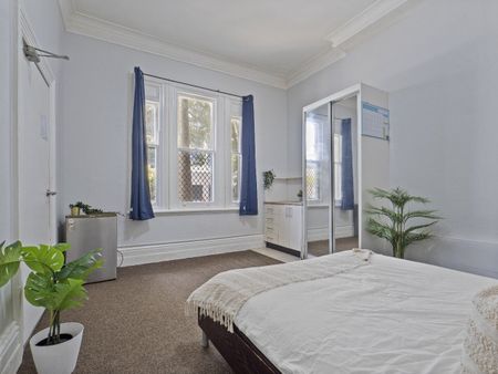 Redfern - Photo 3