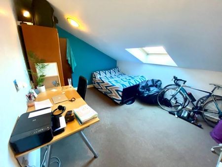 3 bedroom flat to rent - Photo 2