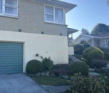 Family Living - Photo 5