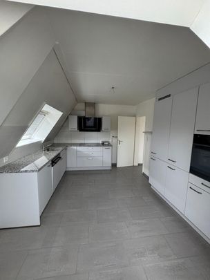 GROSSZÜGIG UND HELL AN ZENTRALER LAGE - Photo 1