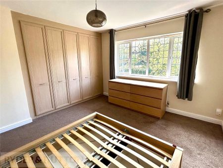 4 bedroom detached house to rent - Photo 3