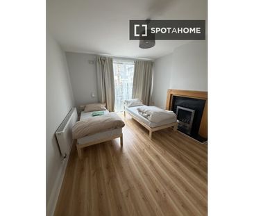 Room in a shared 7-bedroom apartment for rent in Dublin. - Photo 3