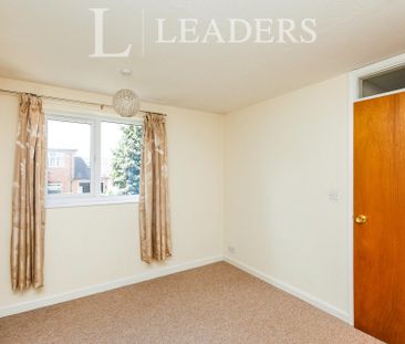 3 bedroom house to rent The Square, Mickleover, DE3 - Photo 4