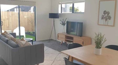 Two Bedrooms in Te Atatu Peninsula - Photo 5