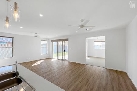 24 Mataranka Circuit, - Photo 2