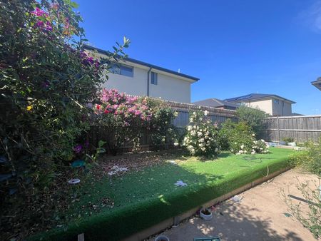 Elegant Home Designed for Comfort, Style, and Functionality - Photo 2