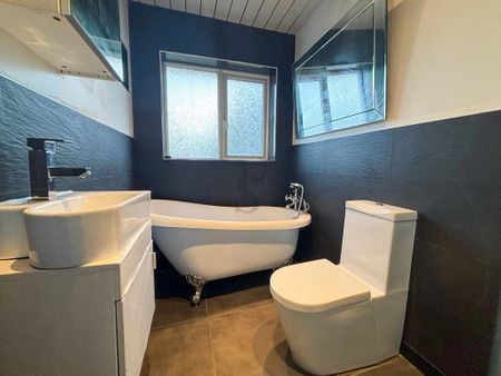 3 bedroom semi-detached house to rent - Photo 5