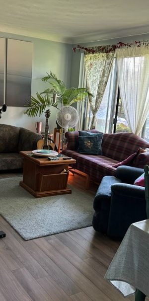 Seeking student to rent a room - Photo 1