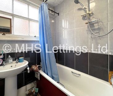 7 Bedroom End Terraced House for rent in Headingley Lane - Photo 1