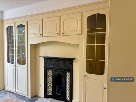 6 bedroom terraced house to rent - Photo 4