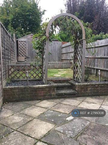 2 bedroom terraced house to rent - Photo 3