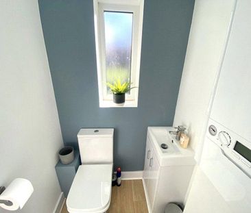 3 bedroom detached house to rent - Photo 5