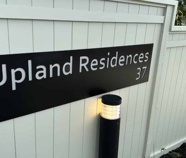 Stylish Remuera Townhouse with 2 bedrooms 2 Ensuites in Upland Road - Photo 5