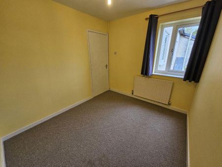 4 bedroom bungalow to rent - Photo 4