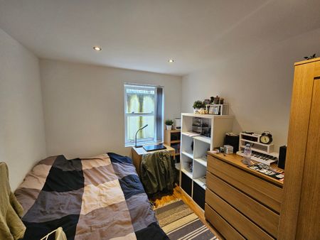 2 Bed Student Accommodation - Photo 2