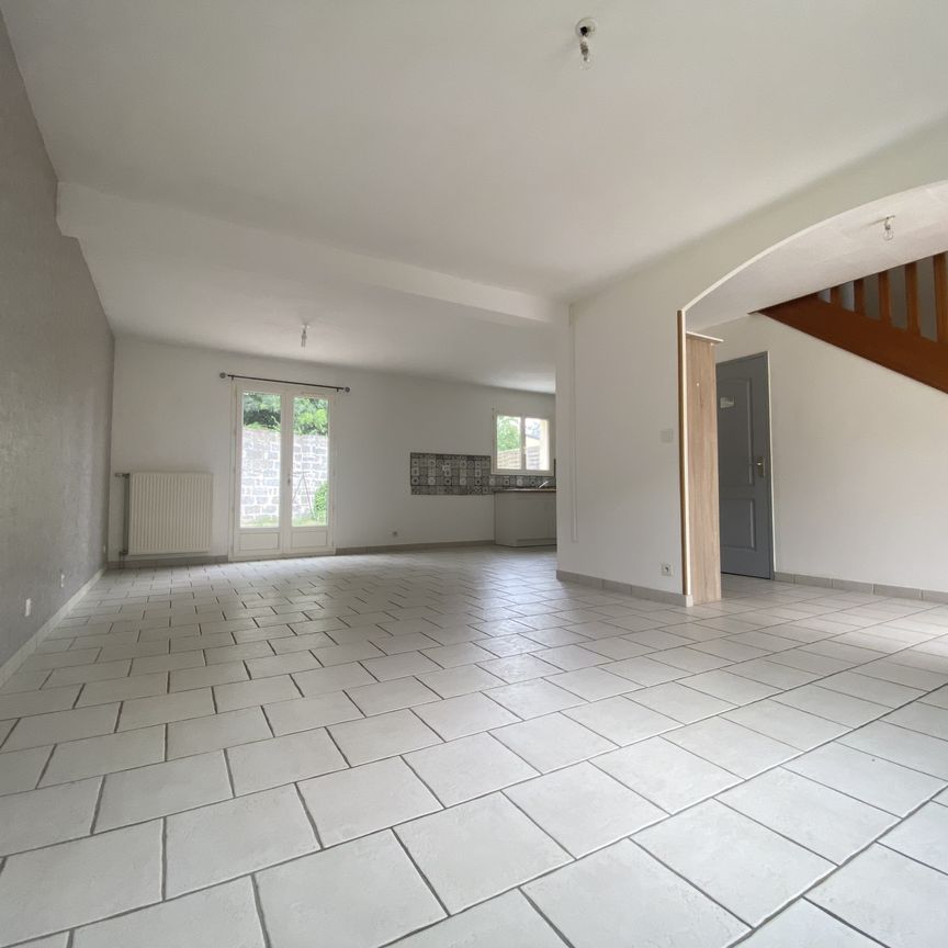 Location Maison 5 pièces 90m² SAUMUR 49400 - Photo 1
