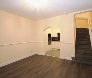 1 bedroom semi-detached house to rent - Photo 2