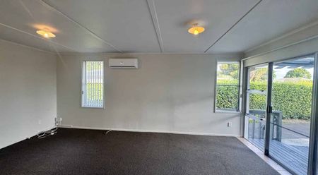 mangere east - Photo 5