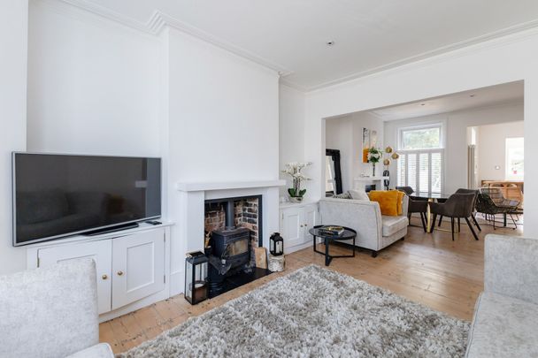 4 bed terraced house to rent in Old London Road, Hastings, TN35 - Photo 1