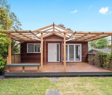 Fully Fenced and Spacious Family Home! - Photo 2