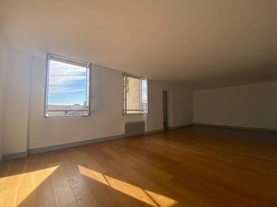 Location Appartement 2 pièces 75m² AVIGNON 84000 - Photo 1