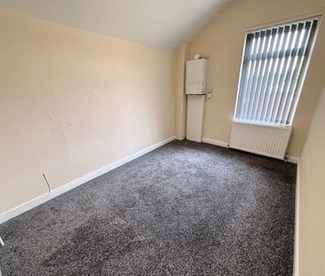 Chanterlands Avenue, Hull - Photo 3