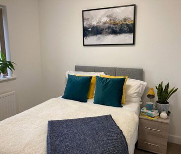 1 bedroom in a house share to rent - Photo 2