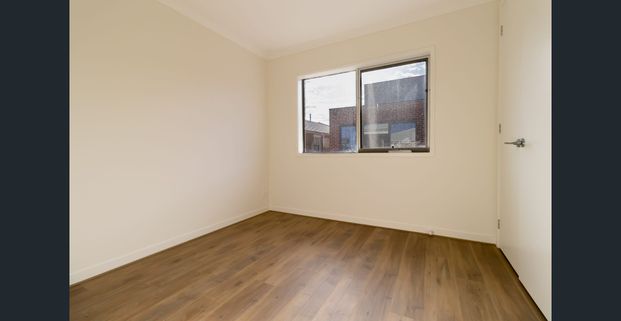 STUNNING FAMILY HOME! - Photo 1