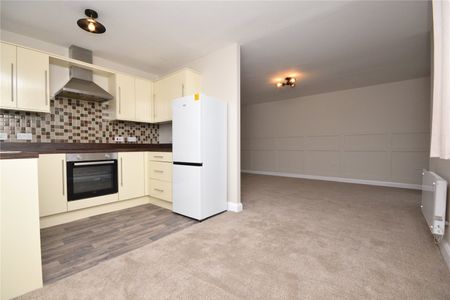 Sherwood Walk, Middleton, Leeds, West Yorkshire, LS10 4FY - Photo 2