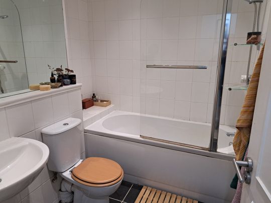 1 Bed Flat, Clarendon Road, BN3 - Photo 1