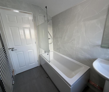 3 bedroom terraced house to rent - Photo 6